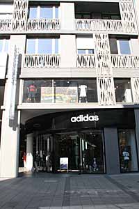 Mevrouw balkon knop Hofstatt in München: Die Hofstatt - Adidas Flagship Store Sportmode,  Sportschuhe, Accessoires