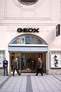 Einkaufsstraßen München: Neuhauser Str. 02 - Geox Shop
