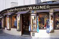 Einkaufsstraßen in München: Tal 02 - Lederhosen Wagner Lederhosen, Leder-Trachten, Bayern-Souvenire Foto: Martin SchmitzLaila Maisel