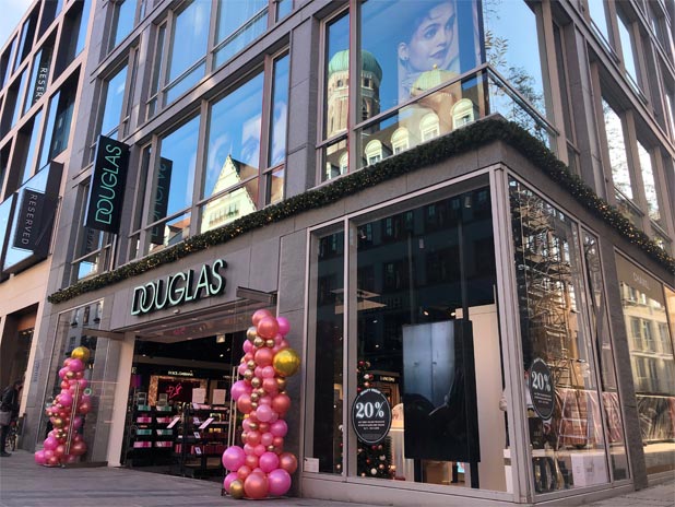 Der neue Douglas Megastore eröffnete in München in der Kaufingerstrassen am 26.11.2020 Foto: Martin Schmitz