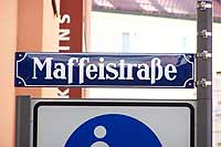 Einkaufsstraßen in München: Maffeistraße - Haus für Haus Maffeistraßen-Schild (Foto: Marikka-Laila Maisel)