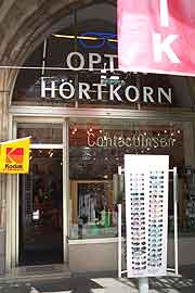 Marienplatz 08 - Optik Hörtkorn Brillen Sonnenbrillen (Foto: Martin Schmitz)