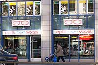 Einkaufsstraßen in München: Sonnenstraße 32- Optik Vogel Desiger Brillen + Kontaktlinsen Foto: Martin Schmitz