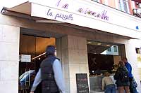 Einkaufsstraßen in München: Tal 04 -  La Pizzetta Holzofen-Pizza von Feinsten Foto: Marikka-Laila Maisel